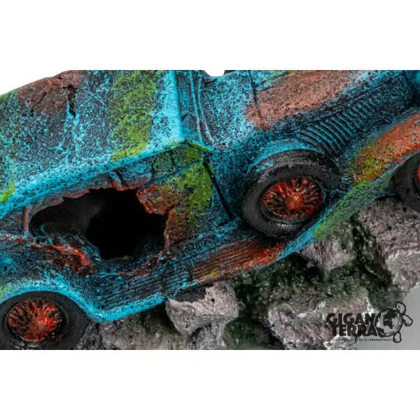 Gigan Car 692 Aquarium Ornament